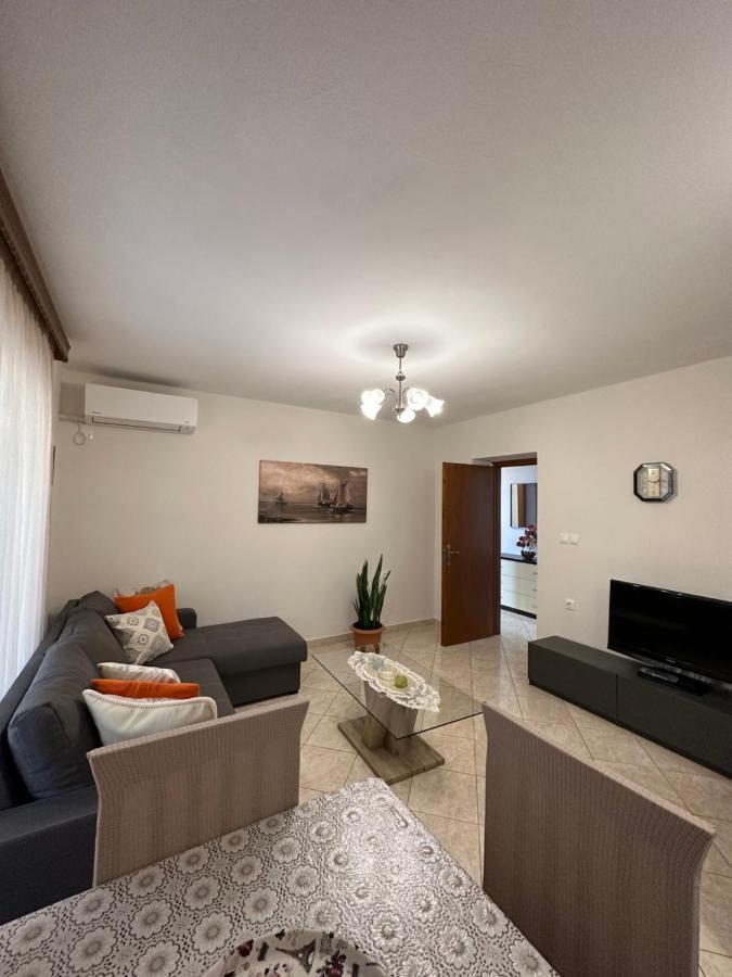B&S Saranda Apartment Exteriör bild